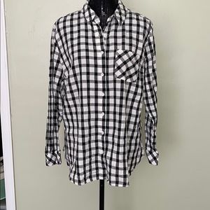 Black and white checkered long sleeve top